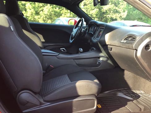 Used 2020 Dodge Challenger R/T image 9