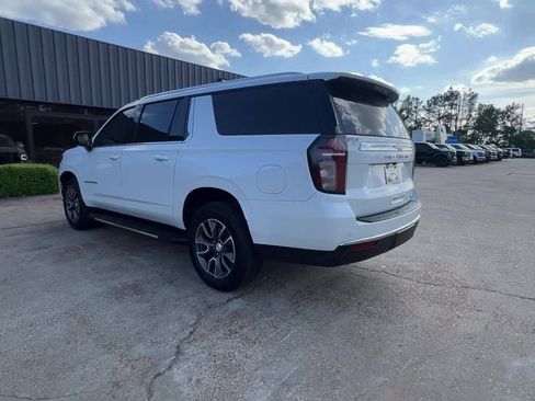 Used 2023 Chevrolet Suburban LT w/ Luxury Package RWD image 4
