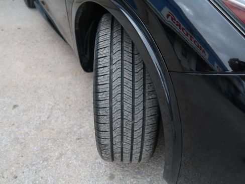 Used 2017 INFINITI QX30 image 38