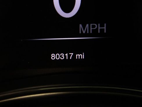 Used 2018 Jeep Grand Cherokee Altitude AWD/4WD image 27