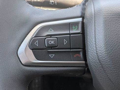 Used 2025 Jeep Compass Latitude AWD/4WD image 24