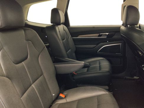 Used 2021 Kia Telluride SX w/ Towing Package FWD image 19