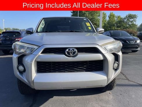 Used 2014 Toyota 4Runner SR5 AWD/4WD image 12
