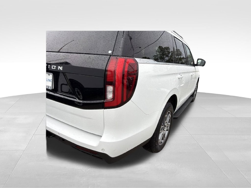 Certified 2025 Ford Expedition Active AWD/4WD image 8