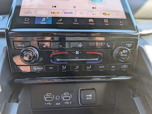 New 2025 Jeep Grand Cherokee Limited w/ Black Appearance Package image 26