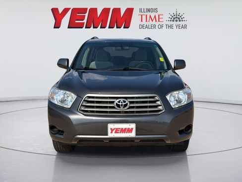 Used 2010 Toyota Highlander 2WD w/ Cold Weather Pkg image 2