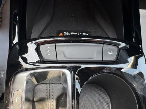 Used 2024 Chevrolet Trax ACTIV w/ Sunroof Package FWD image 24