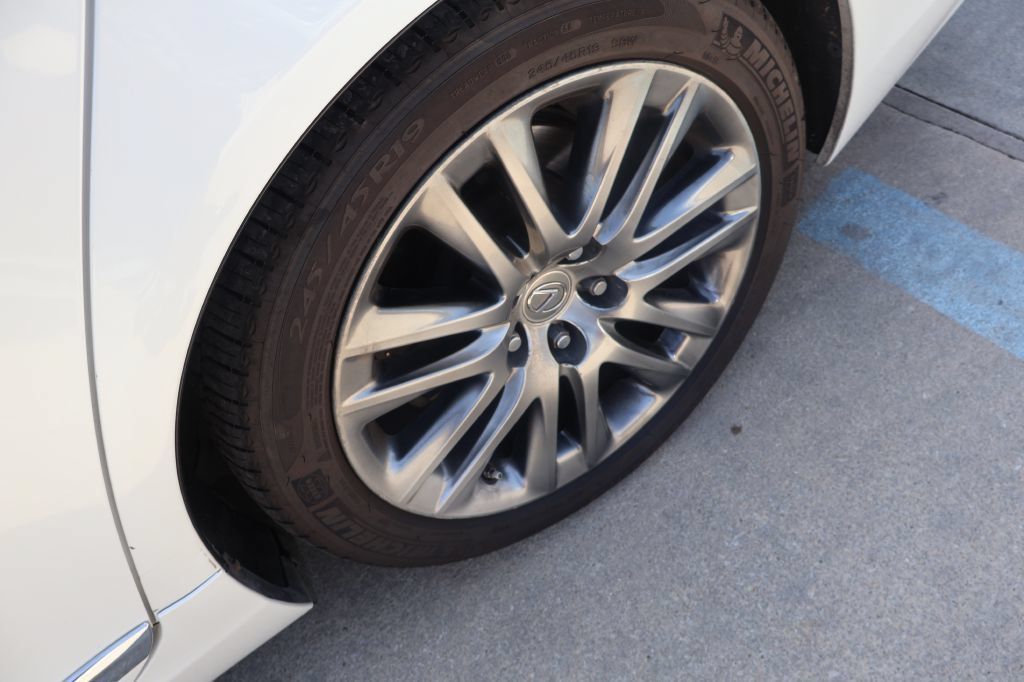Used 2013 Lexus LS 460 w/ Comfort Pkg RWD image 5
