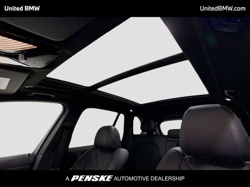 Used 2025 BMW X5 xDrive50e image 12