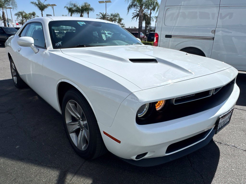 Used 2019 Dodge Challenger SXT RWD image 5