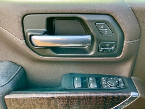 Used 2023 GMC Sierra 3500 Denali w/ Denali Ultimate Package image 47