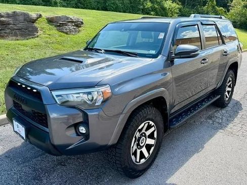 Used 2022 Toyota 4Runner TRD Off-Road Premium AWD/4WD image 2