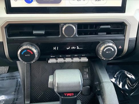 Used 2024 Toyota Tacoma TRD Off-Road image 32