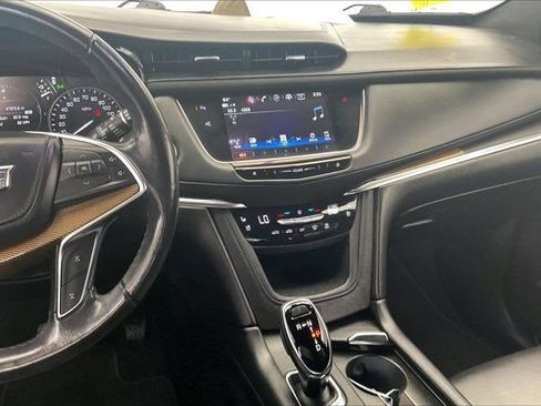 Used 2019 Cadillac XT5 Platinum AWD/4WD image 5