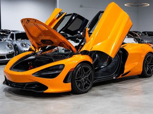 Used 2019 McLaren 720S Performance RWD image 31