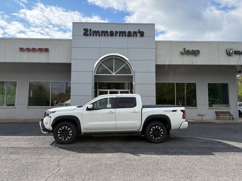 Used 2023 Nissan Frontier PRO-4X w/ Pro Convenience Package image 1