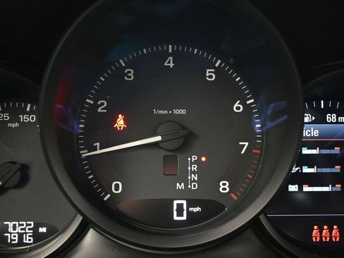 Certified 2023 Porsche Macan AWD/4WD image 23