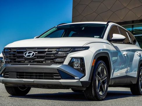 Certified 2025 Hyundai Tucson SEL FWD image 9