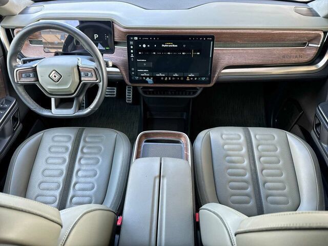 Used 2023 Rivian R1T Adventure Dual AWD/4WD image 17