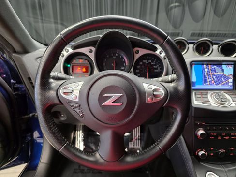 Used 2020 Nissan 370Z NISMO RWD image 24