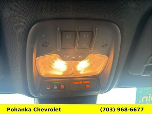 Used 2025 Chevrolet Colorado Z71 w/ Z71 Convenience Package 2 AWD/4WD image 18