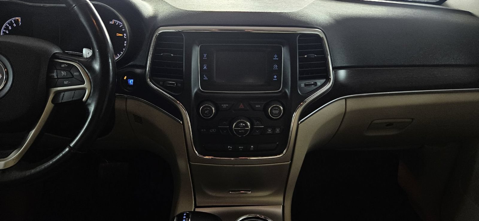 Used 2014 Jeep Grand Cherokee Limited AWD/4WD image 13