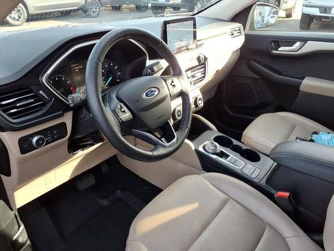 Used 2020 Ford Escape SEL image 17