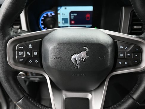 Used 2021 Ford Bronco Outer Banks image 9