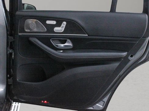 Used 2023 Mercedes-Benz GLS 450 4MATIC image 29