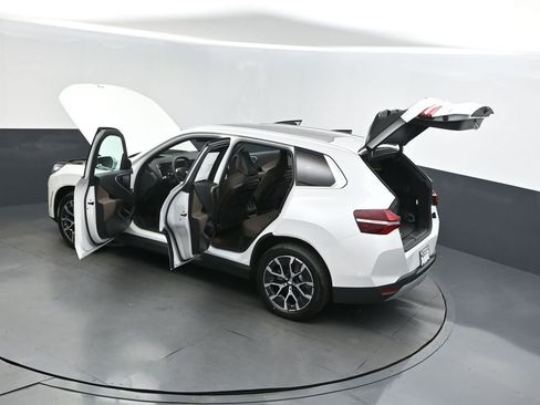 Certified 2025 BMW X3 xDrive30i w/ Premium Package image 47