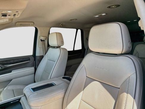 Used 2022 GMC Yukon Denali RWD image 13