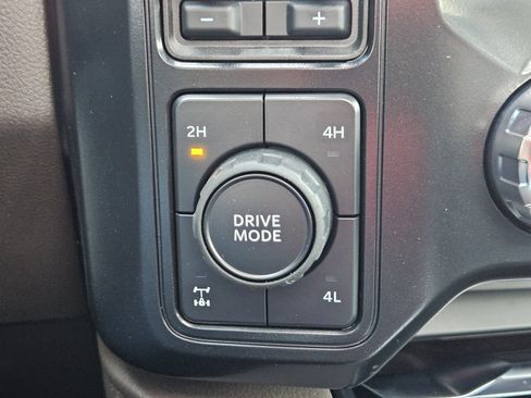 New 2025 Ford F250 King Ranch w/ Chrome Package image 59