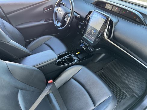 Used 2021 Toyota Prius Prime XLE image 21