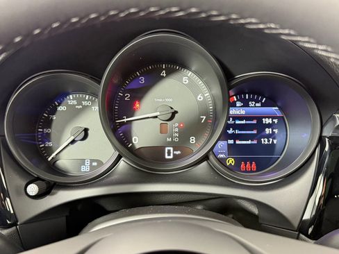 Certified 2026 Porsche Macan AWD/4WD image 23