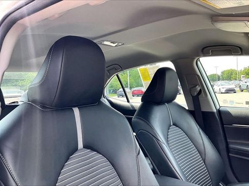 Used 2023 Toyota Camry SE w/ Convenience Package FWD image 22