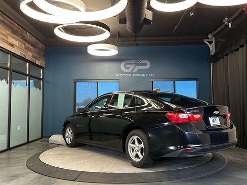 Used 2018 Chevrolet Malibu LS FWD image 5
