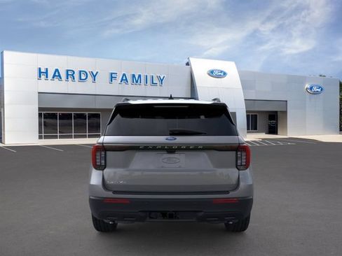 New 2026 Ford Explorer Active RWD image 5