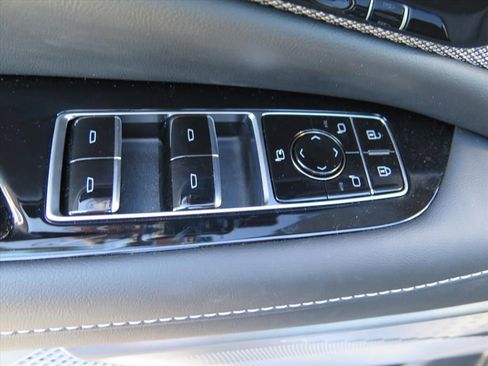 New 2026 Cadillac Optiq Luxury 2 image 12