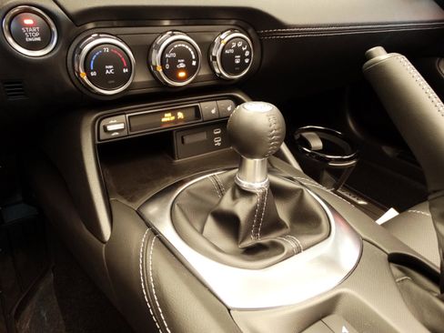 New 2026 MAZDA MX-5 Miata RF Grand Touring image 17