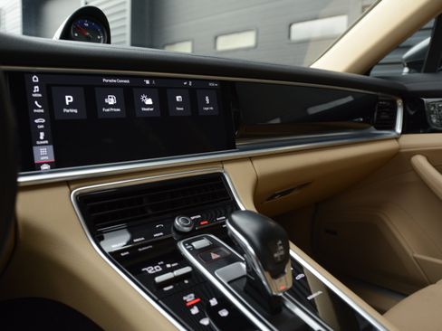 Certified 2019 Porsche Panamera 4 AWD/4WD image 17