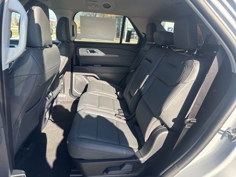 New 2026 Ford Explorer Active w/ Active Comfort Package image 10