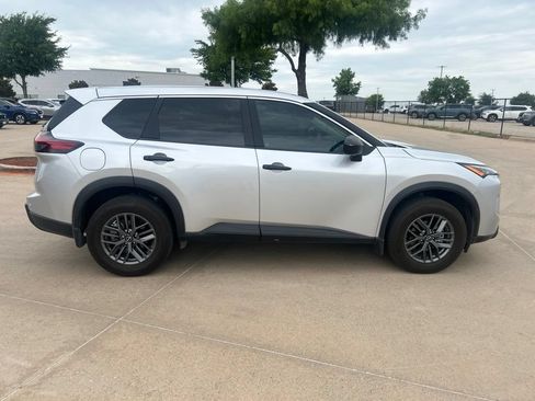 Certified 2024 Nissan Rogue S FWD image 6