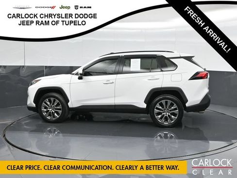 Used 2019 Toyota RAV4 XLE Premium w/ Cold Weather Package FWD image 10