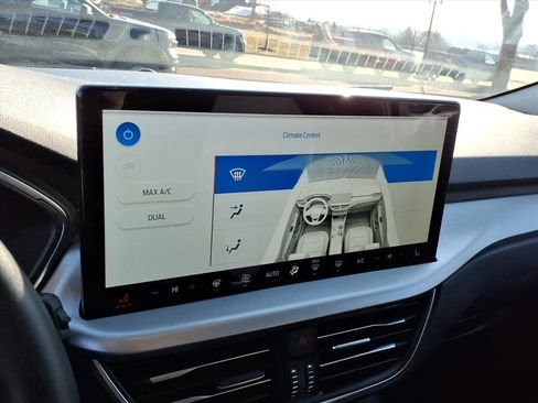 Used 2023 Ford Escape Platinum image 19