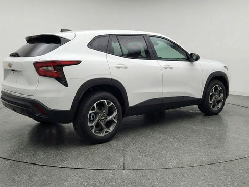 Used 2025 Chevrolet Trax LT FWD image 9