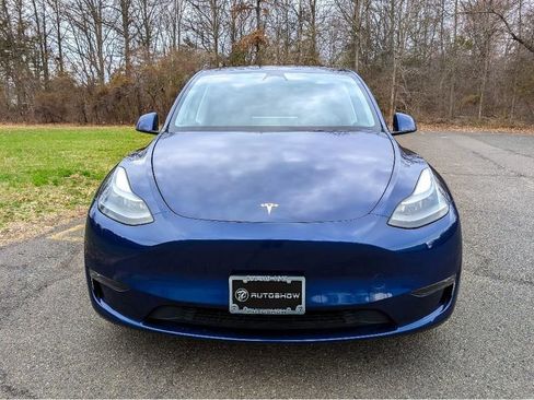 Used 2023 Tesla Model Y Performance AWD/4WD image 2