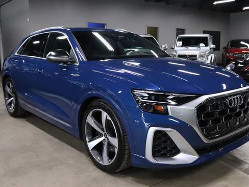 Used 2024 Audi SQ8 Prestige w/ Prestige Package image 6