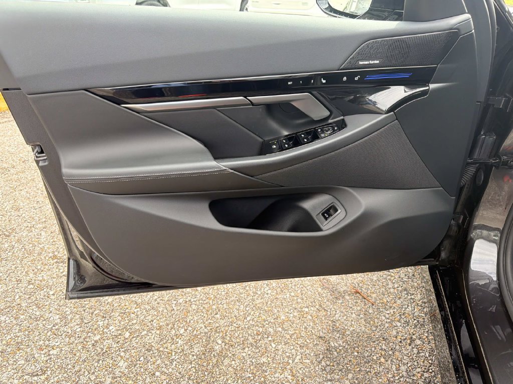 Used 2026 BMW 530i RWD image 19