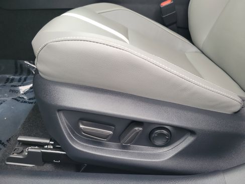 Certified 2025 Toyota Camry SE image 18