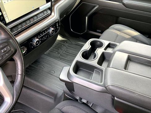 Used 2022 GMC Sierra 1500 Elevation w/ LPO, Elevation Black Package image 18